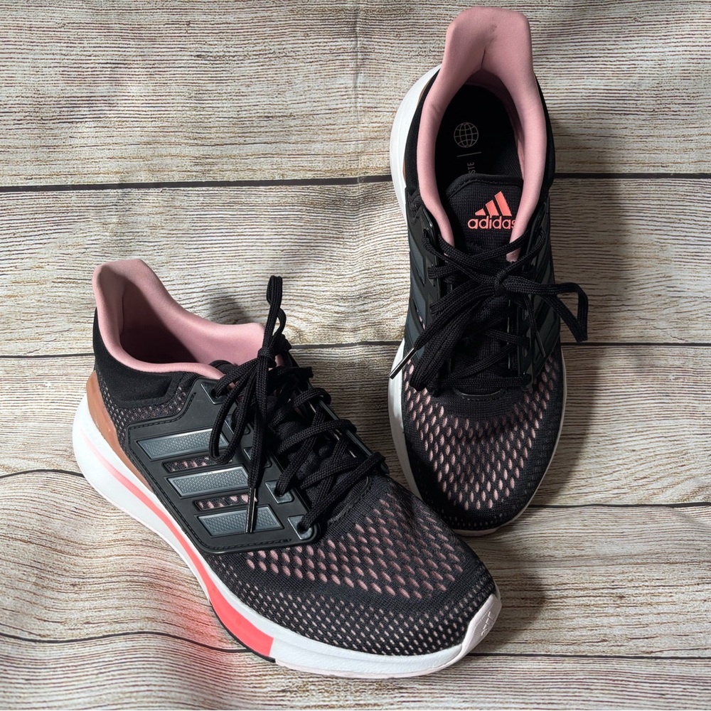 Adidas Women’s EQ21 Run Shoes/sneakers, black/white/crimson- like New!